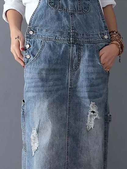 Frayla™ – Abgenutztes Jeanskleid mit Schlitz hinten