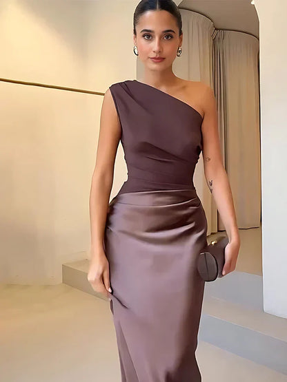 Amber™ – Ein Schulter Satin Maxikleid